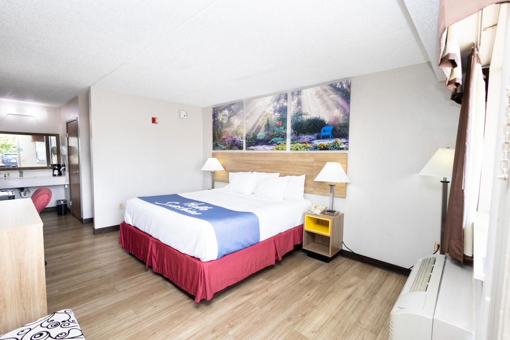 Days Inn By Wyndham Dayton Huber Heights Northeast Екстериор снимка