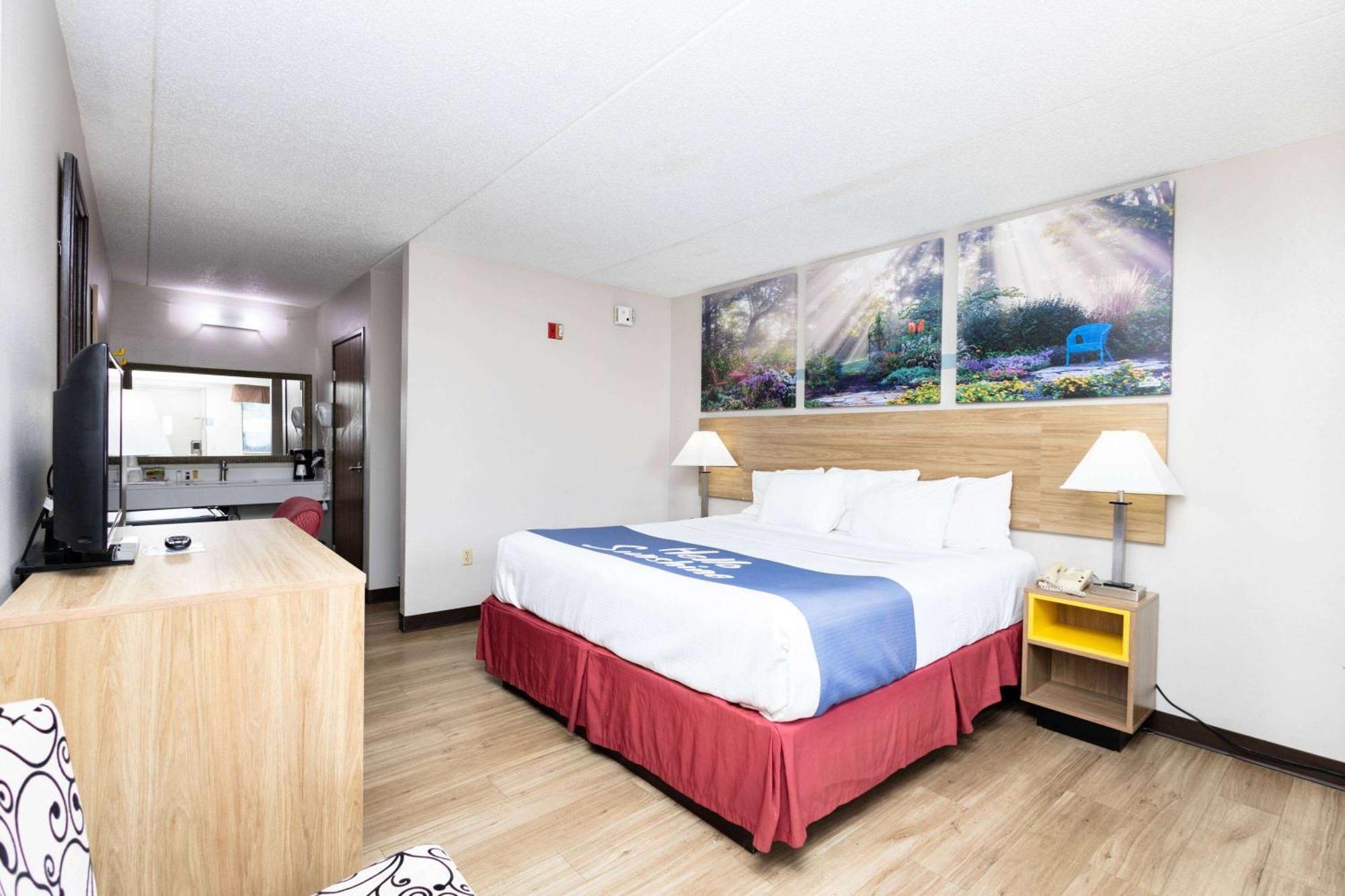 Days Inn By Wyndham Dayton Huber Heights Northeast Екстериор снимка