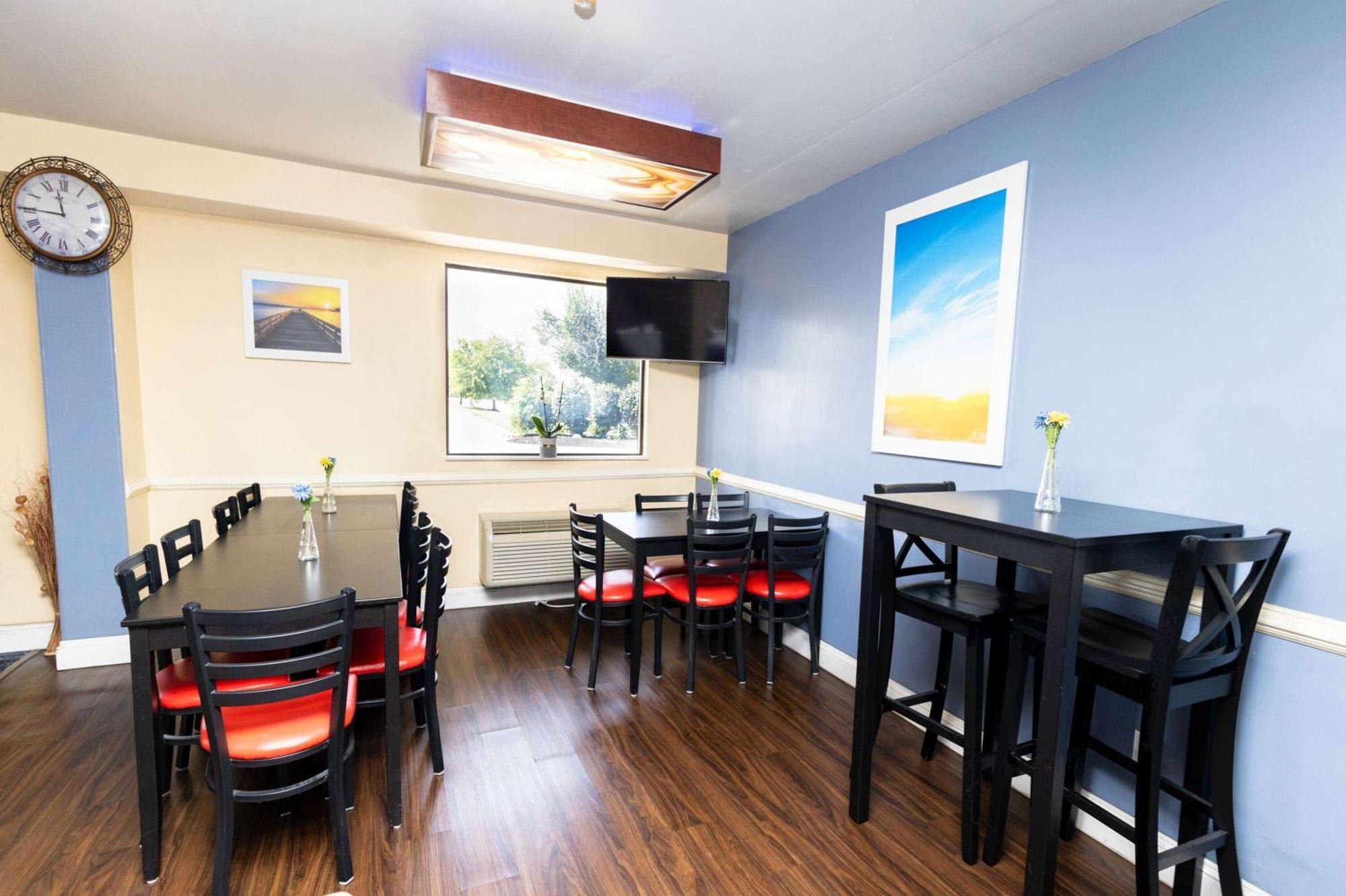 Days Inn By Wyndham Dayton Huber Heights Northeast Екстериор снимка